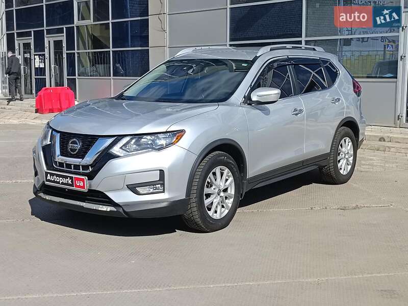 Внедорожник / Кроссовер Nissan Rogue 2018 в 