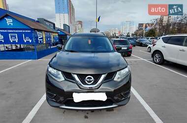 Внедорожник / Кроссовер Nissan Rogue 2016 в 