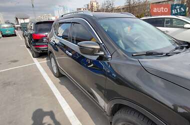 Внедорожник / Кроссовер Nissan Rogue 2016 в 