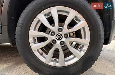 Позашляховик / Кросовер Nissan Rogue 2017 в 