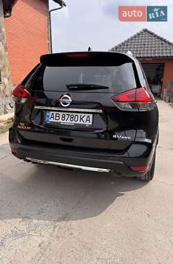 Позашляховик / Кросовер Nissan Rogue 2017 в 