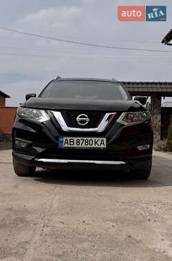 Позашляховик / Кросовер Nissan Rogue 2017 в 