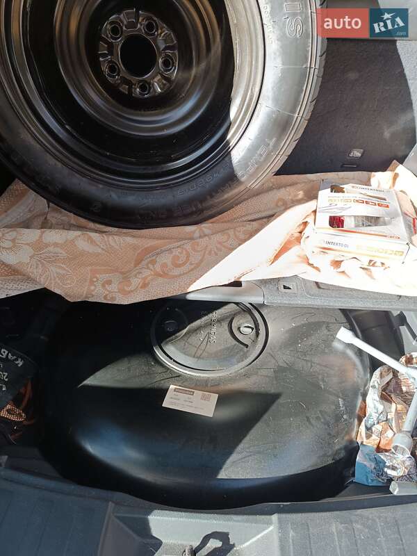 Позашляховик / Кросовер Nissan Rogue 2015 в Хмільнику