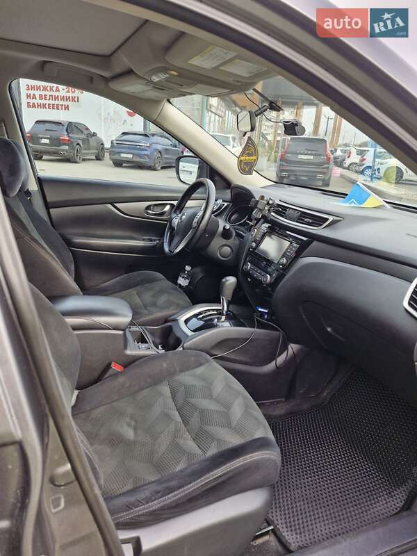 Позашляховик / Кросовер Nissan Rogue 2015 в Харкові