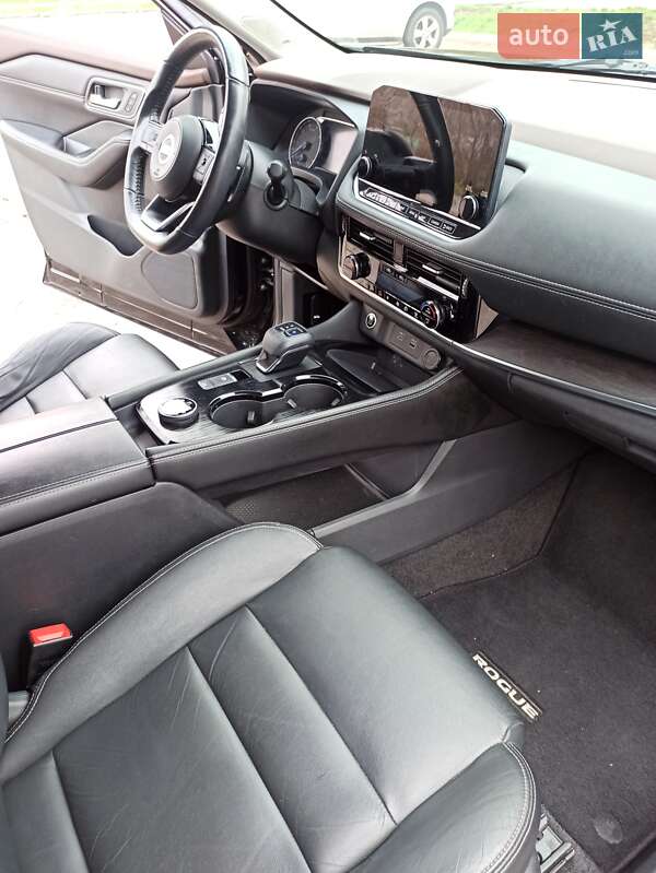 Позашляховик / Кросовер Nissan Rogue 2021 в Черкасах