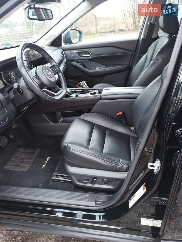 Позашляховик / Кросовер Nissan Rogue 2021 в Черкасах
