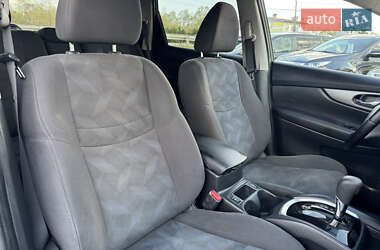 Внедорожник / Кроссовер Nissan Rogue 2016 в 