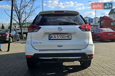 Внедорожник / Кроссовер Nissan Rogue 2017 в 