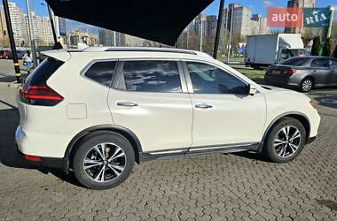 Внедорожник / Кроссовер Nissan Rogue 2017 в 