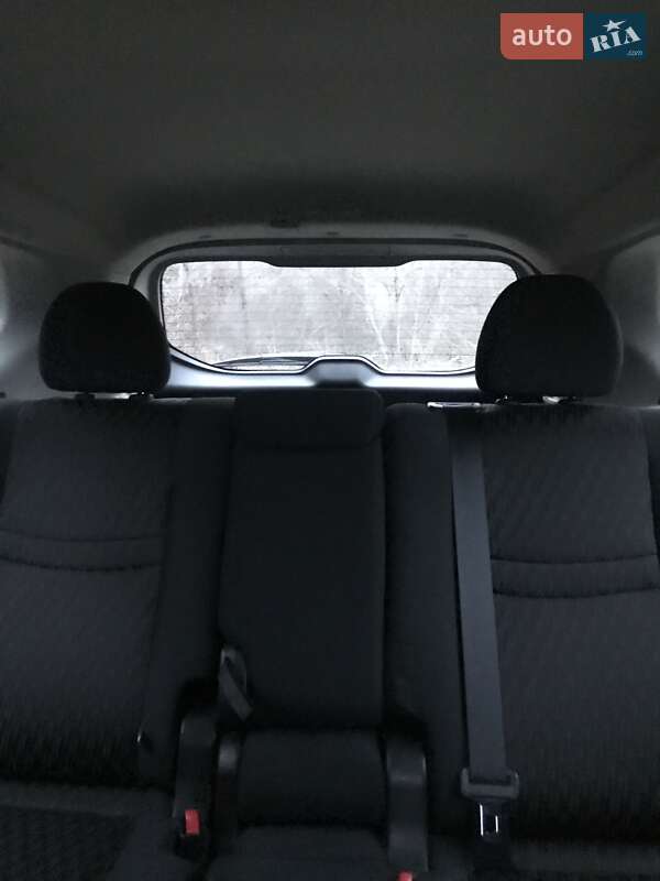 Внедорожник / Кроссовер Nissan Rogue 2017 в Днепре фото 13 Внедорожник / Кроссовер Nissan Rogue 2017 в Днепре