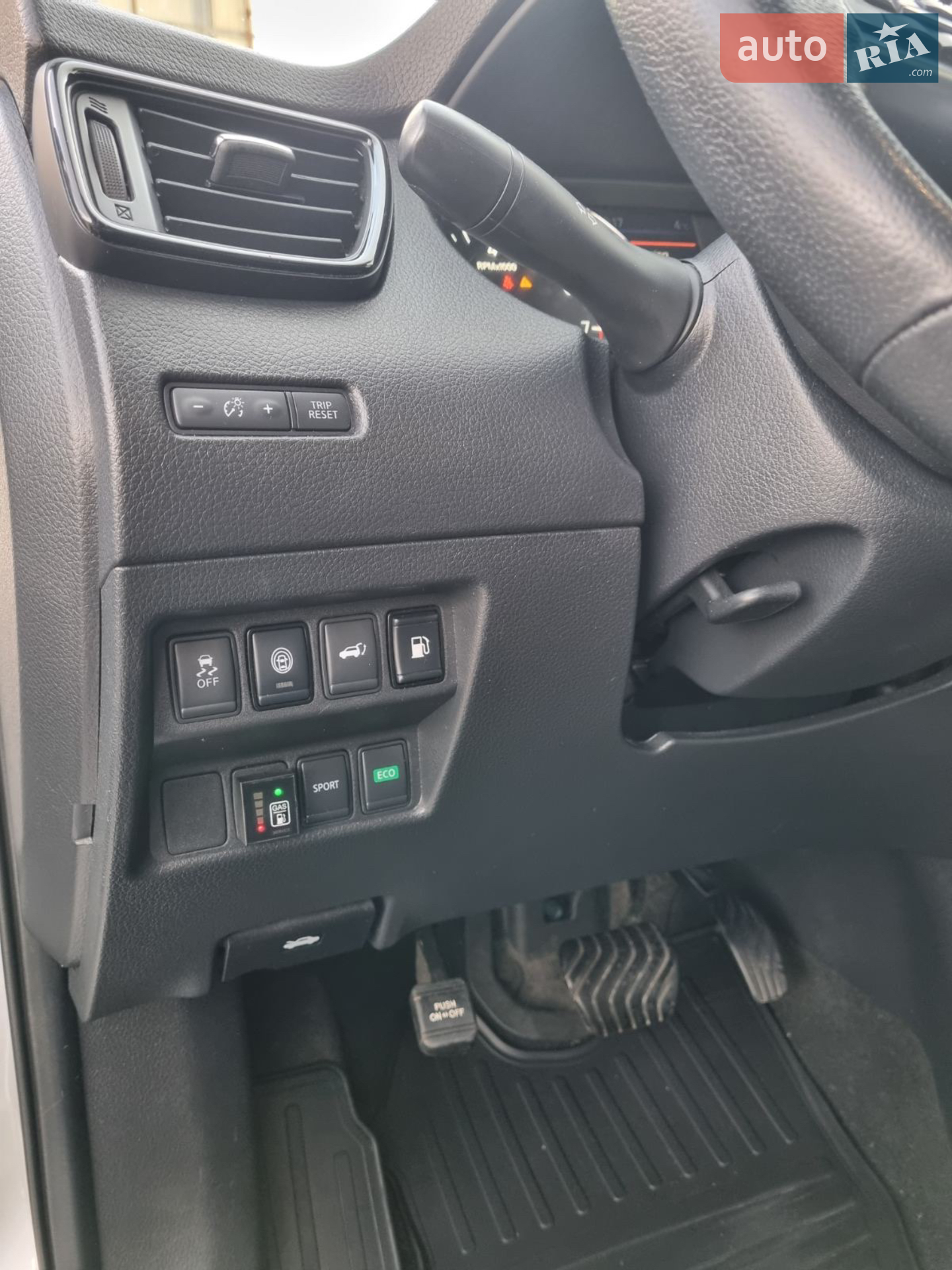 2018 Nissan Rogue - мініатюра 9