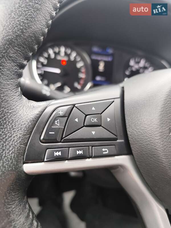 Внедорожник / Кроссовер Nissan Rogue 2019 в Чернигове
