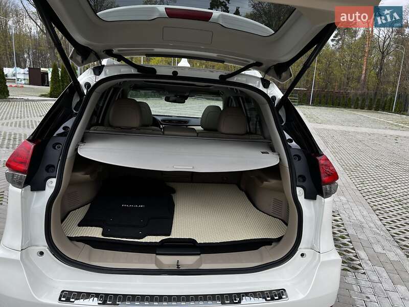 Внедорожник / Кроссовер Nissan Rogue 2017 в Харькове