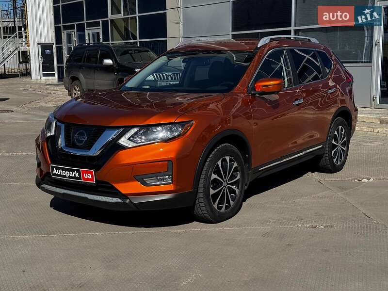 Внедорожник / Кроссовер Nissan Rogue 2017 в 