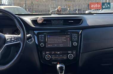 Внедорожник / Кроссовер Nissan Rogue 2017 в 