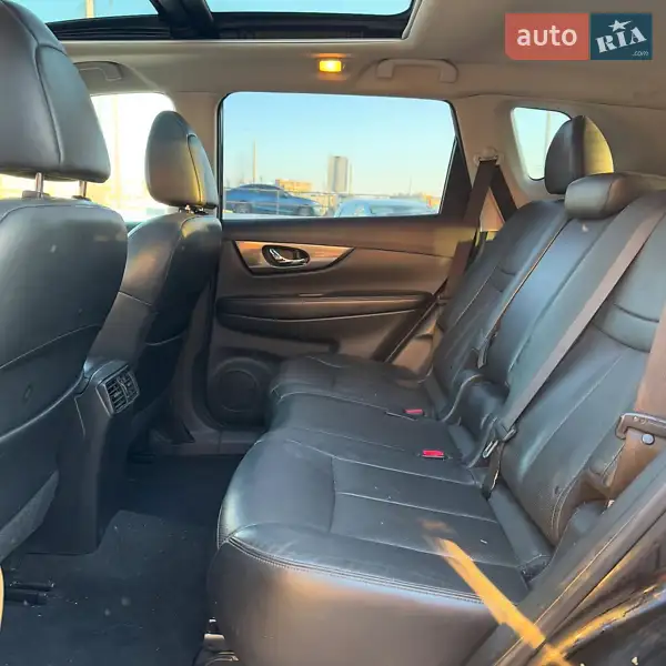 Позашляховик / Кросовер Nissan Rogue 2014 в 