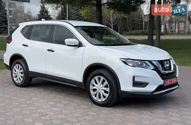 Позашляховик / Кросовер Nissan Rogue 2019 в 