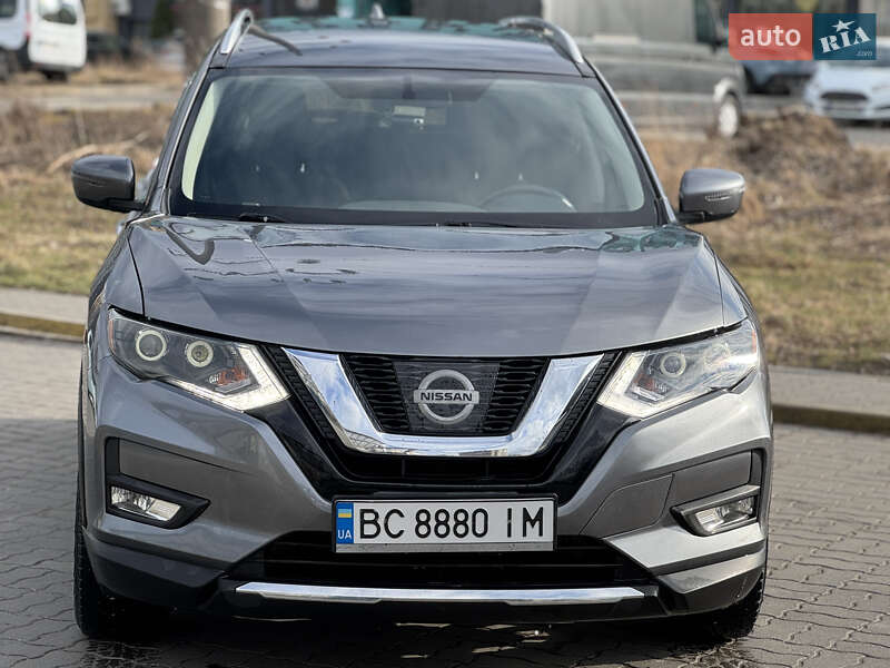Внедорожник / Кроссовер Nissan Rogue 2017 в 