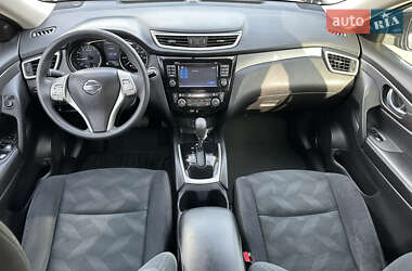 Внедорожник / Кроссовер Nissan Rogue 2016 в 