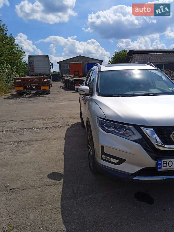 Позашляховик / Кросовер Nissan Rogue 2019 в Тернополі