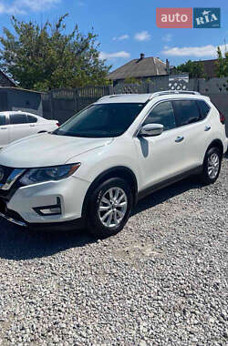 Внедорожник / Кроссовер Nissan Rogue 2017 в 