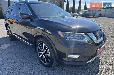 Внедорожник / Кроссовер Nissan Rogue 2017 в 