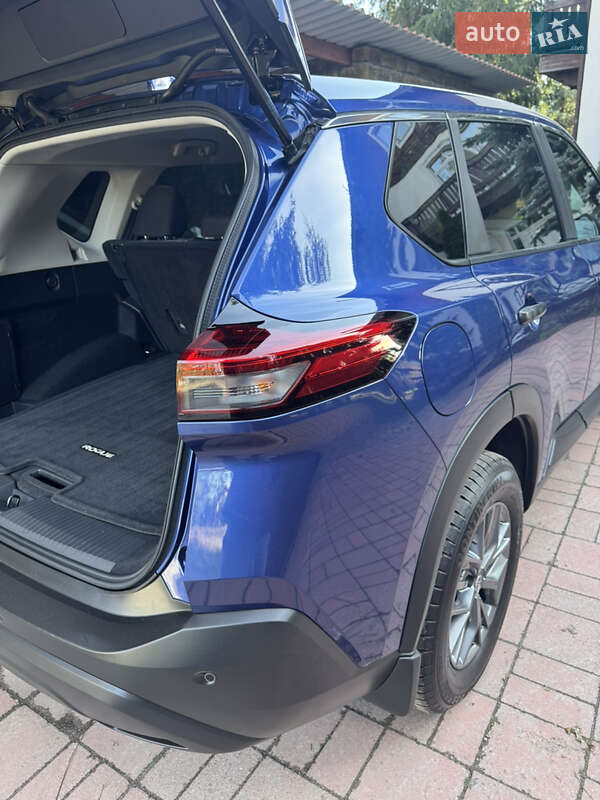 Внедорожник / Кроссовер Nissan Rogue 2021 в Киеве