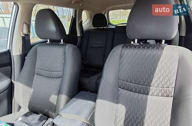 Внедорожник / Кроссовер Nissan Rogue 2019 в 
