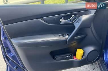 Внедорожник / Кроссовер Nissan Rogue 2018 в 