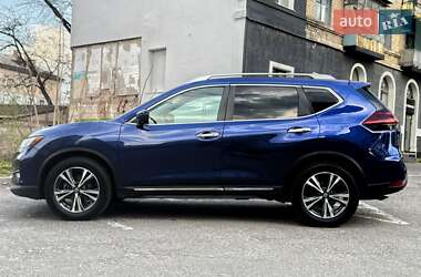 Внедорожник / Кроссовер Nissan Rogue 2017 в 
