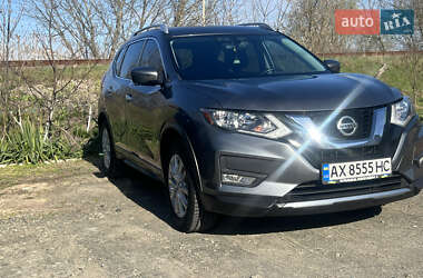 Внедорожник / Кроссовер Nissan Rogue 2017 в 