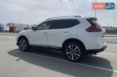 Внедорожник / Кроссовер Nissan Rogue 2018 в 