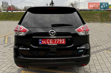 Внедорожник / Кроссовер Nissan Rogue 2013 в 
