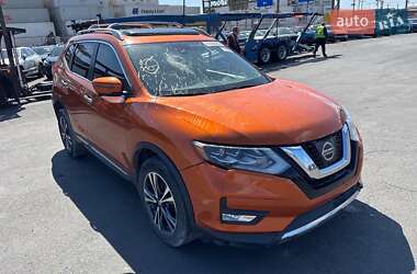 Внедорожник / Кроссовер Nissan Rogue 2016 в 
