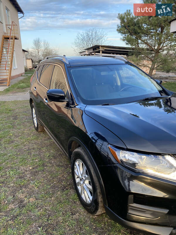 Внедорожник / Кроссовер Nissan Rogue 2018 в Киеве