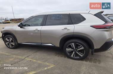 Внедорожник / Кроссовер Nissan Rogue 2023 в 