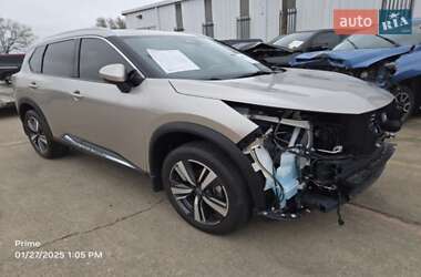 Внедорожник / Кроссовер Nissan Rogue 2023 в 