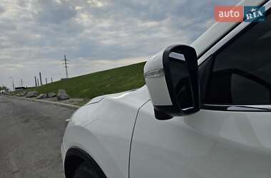 Внедорожник / Кроссовер Nissan Rogue 2017 в 
