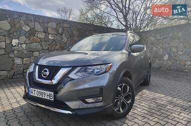 Внедорожник / Кроссовер Nissan Rogue 2016 в Надворной