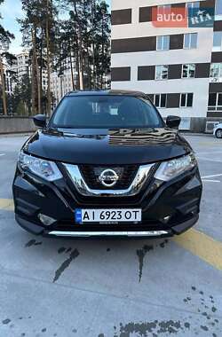 Внедорожник / Кроссовер Nissan Rogue 2018 в 