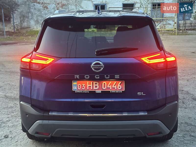 Внедорожник / Кроссовер Nissan Rogue 2021 в Барвенкове