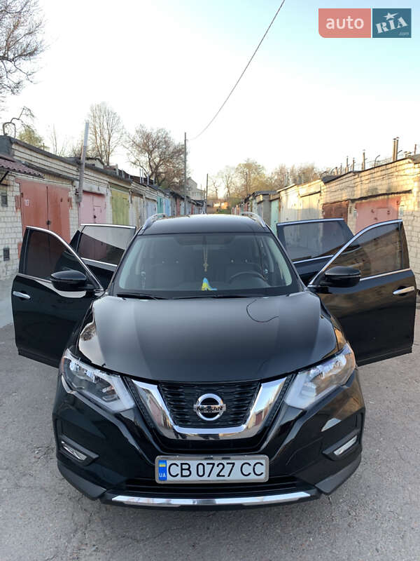 Позашляховик / Кросовер Nissan Rogue 2016 в Чернігові