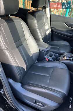 Внедорожник / Кроссовер Nissan Rogue 2020 в 