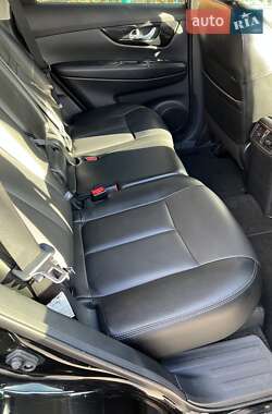 Внедорожник / Кроссовер Nissan Rogue 2020 в 