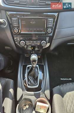 Внедорожник / Кроссовер Nissan Rogue 2019 в 