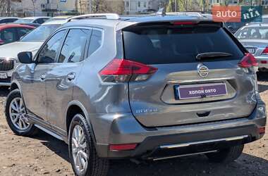 Внедорожник / Кроссовер Nissan Rogue 2017 в 