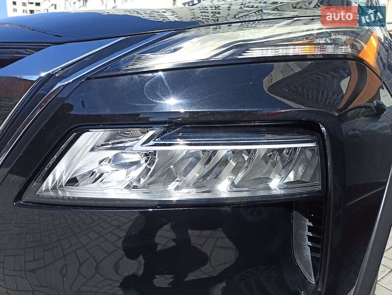 Позашляховик / Кросовер Nissan Rogue 2021 в Черкасах