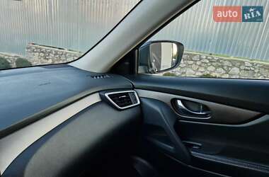 Внедорожник / Кроссовер Nissan Rogue 2014 в 