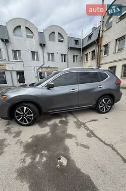 Внедорожник / Кроссовер Nissan Rogue 2017 в 