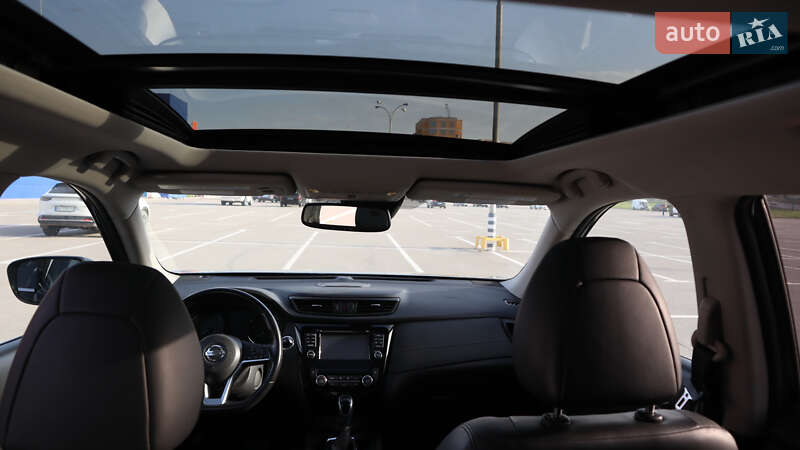 Внедорожник / Кроссовер Nissan Rogue 2016 в Каменец-Подольском